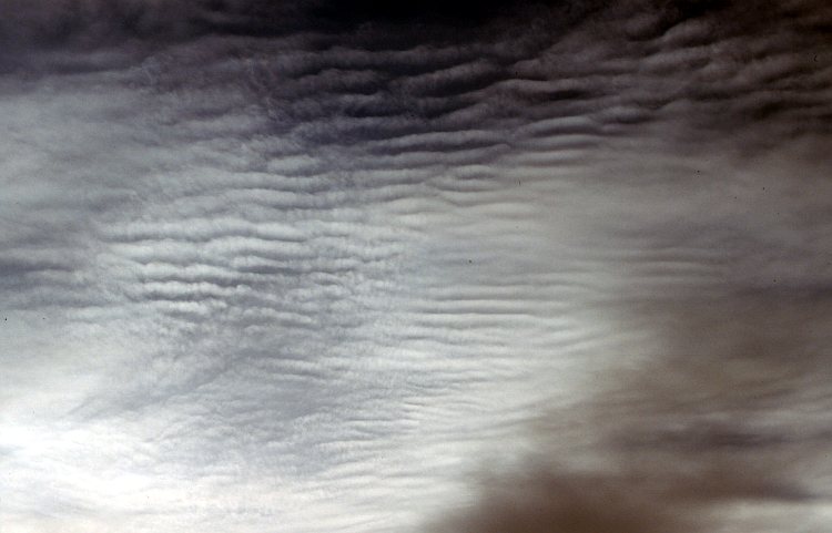 Wolken Karlsruher Wolkenatlas Altocumulus Stratiformis Perlucidus